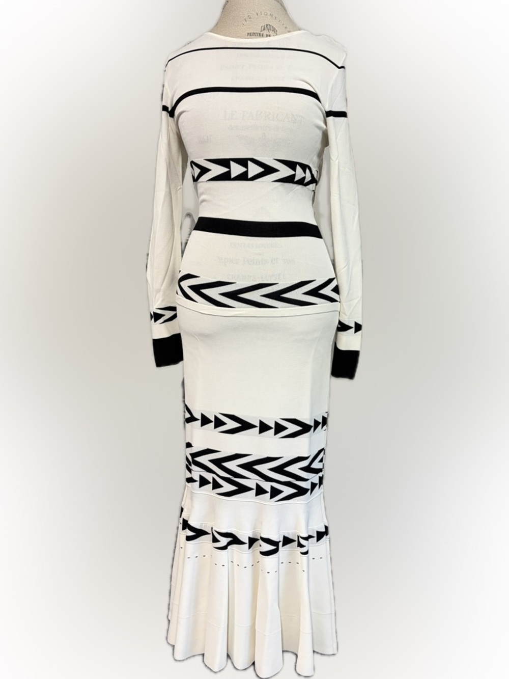 Ermanno Scervino Black and White Knit Label Detail